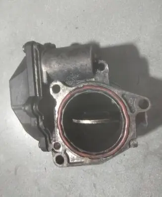 Volkswagen Touran I Throttle valve 03G128063A