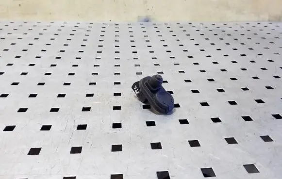 Honda CR-V Front door sensor 