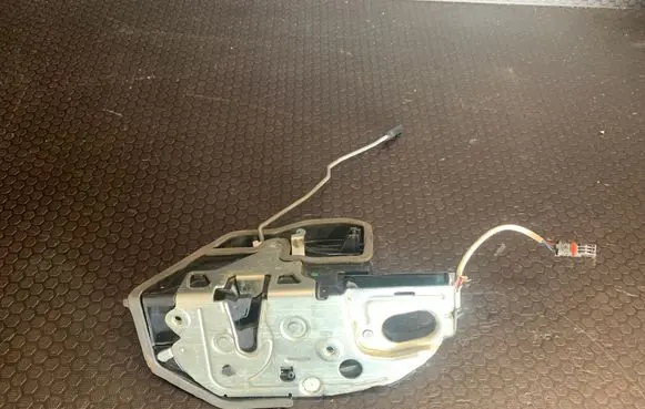 BMW 7 F01 F02 F03 F04 Rear door lock A053702