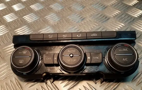 Volkswagen Golf VII Climate control unit 5G0907044T