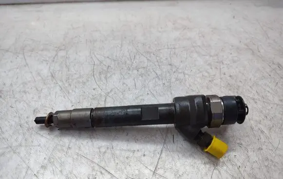 Fuel injector