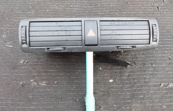 Dash center air vent grill