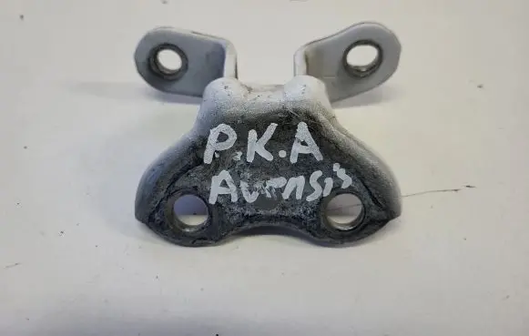 Toyota Avensis T270 Front door lower hinge 