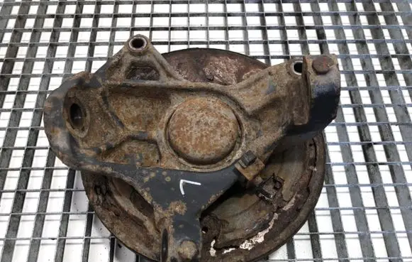 Iveco Daily 6th gen Front wheel hub spindle knuckle