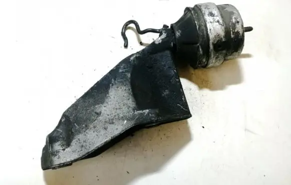 Volkswagen PASSAT B5.5 Engine mount bracket 8d0199307p