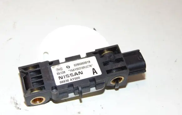 Nissan Micra Airbag deployment crash/impact sensor 98330AY000 98830AY026