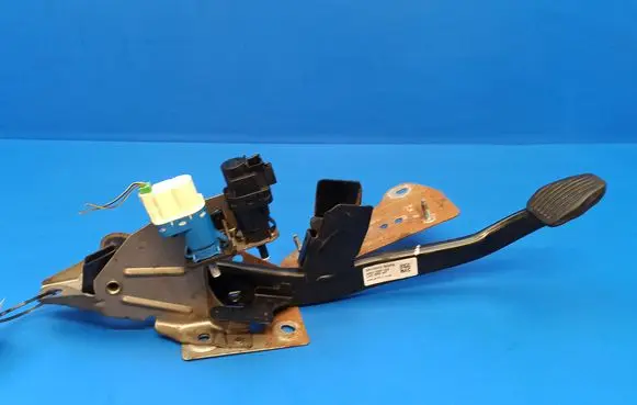 Ford Focus Brake pedal 4M512467AN