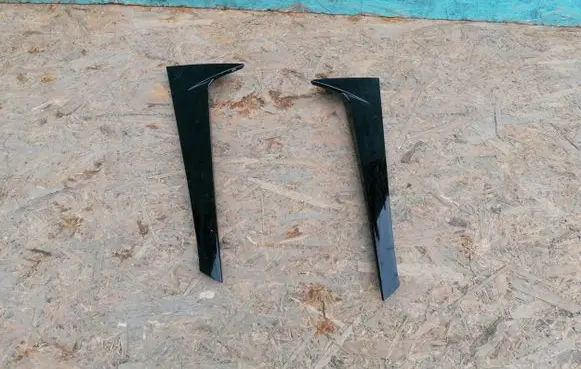 Volkswagen Golf VIII Rear side glass trim 5H9827939A