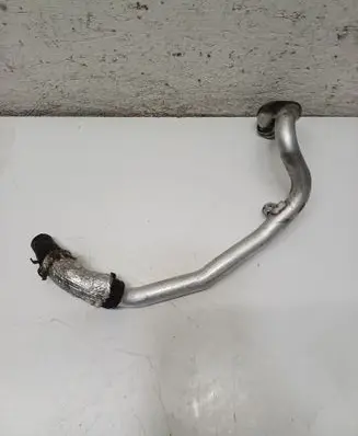 Volkswagen Touareg III Engine coolant pipe/hose 059121064N