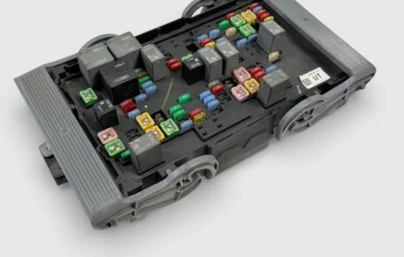 Cadillac Escalade Fuse box set 25905681 19210438 25815387