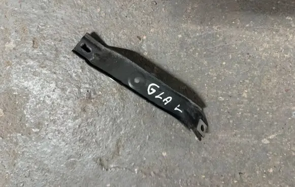 Mercedes-Benz GLA W156 Fender mounting bracket A1566280114