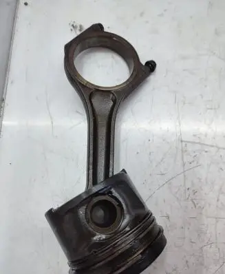 Land Rover Discovery 3 - LR3 Piston with connecting rod