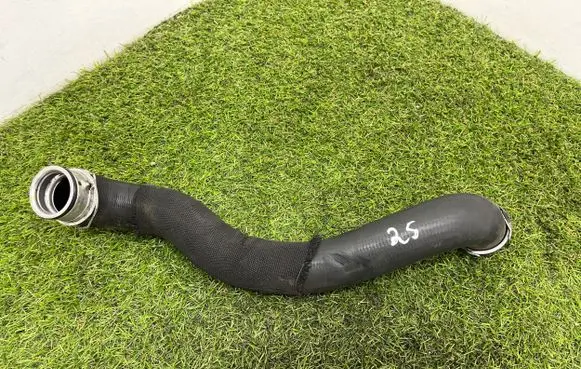 Coolant pipe/hose