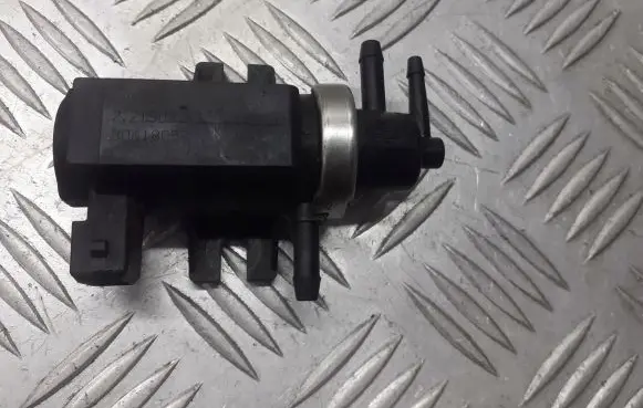 Volvo S40 Vacuum valve 30618057