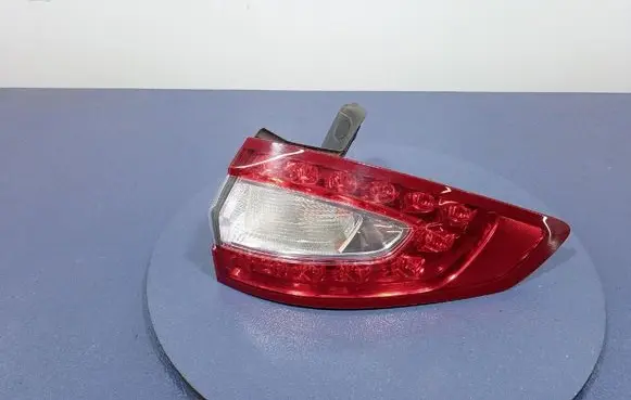 Ford Mondeo MK I Rear/tail lights DS73-13404-CH