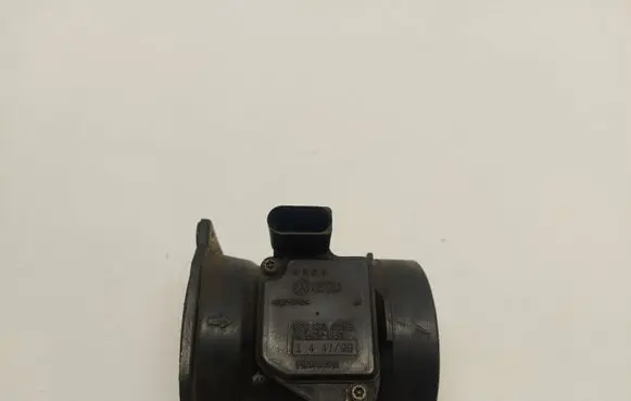 Audi A4 S4 B6 8E 8H Mass air flow meter 079133471e