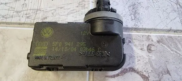 Seat Altea Headlight level adjustment motor 5P0941295