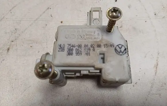 Audi A6 S6 C5 4B Tailgate boot lock/latch motor 3B0862159A 3B0959781