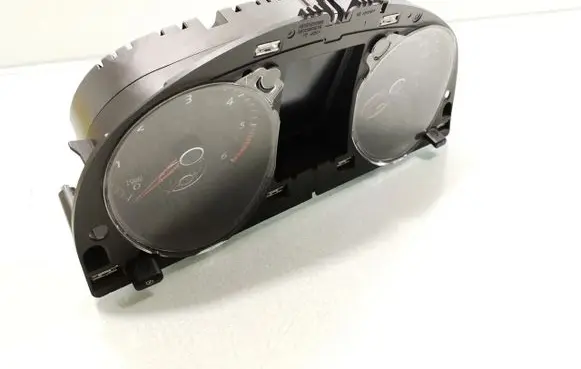 Volkswagen PASSAT B6 Speedometer (instrument cluster) 3C0920972J