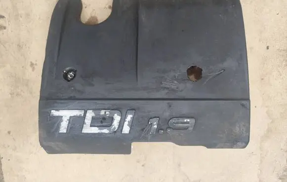Ford Galaxy Engine cover (trim) 028103935