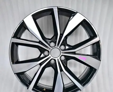 Volkswagen T-Cross R18 alloy rim 