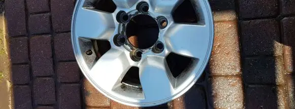 Toyota Hilux (AN10, AN20, AN30) R15 alloy rim 