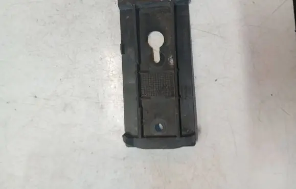 Front bumper mounting bracket
