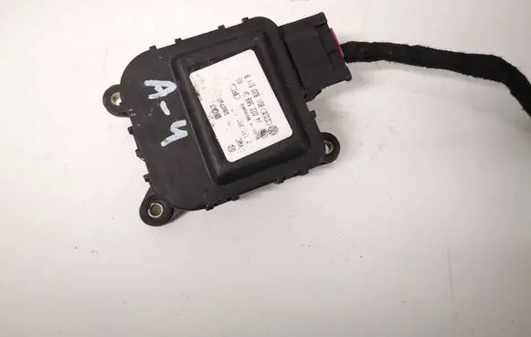 Audi A4 S4 B5 8D Air flap motor/actuator 8D1820511B