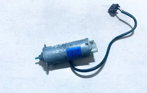 Mercedes-Benz S W220 Seat adjustment motor 2208201542