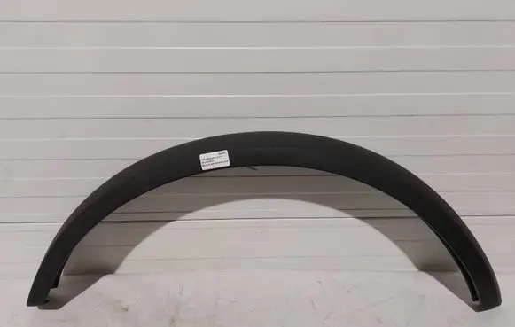 Fender trim (molding)