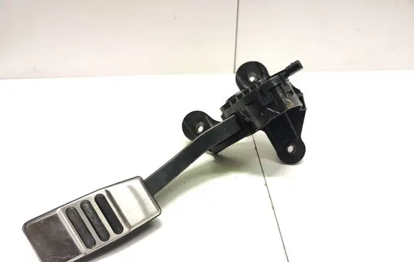 Ford Mustang V Accelerator throttle pedal CR339F836AA J1218Y2336