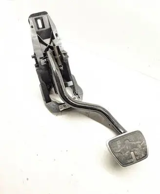 BMW 5 G30 G31 G38 Brake pedal 6874285