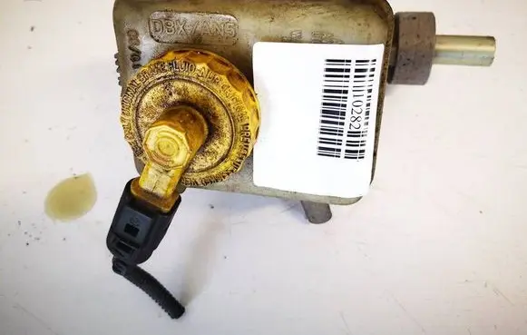 Brake fluid reservoir