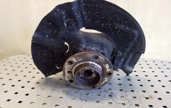 BMW 5 E60 E61 Front wheel hub