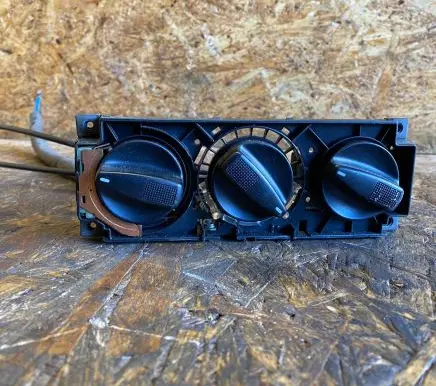 Volkswagen Golf III Climate control unit 1H0819045C