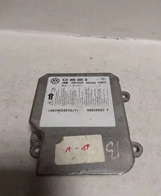 Volkswagen PASSAT B5.5 Airbag control unit/module 1C0909605B 5WK43124