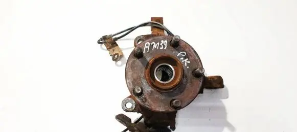 Toyota Corolla Verso AR10 Front wheel hub