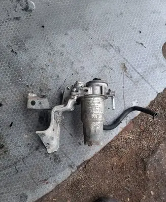 Toyota Corolla E120 E130 Fuel filter housing 