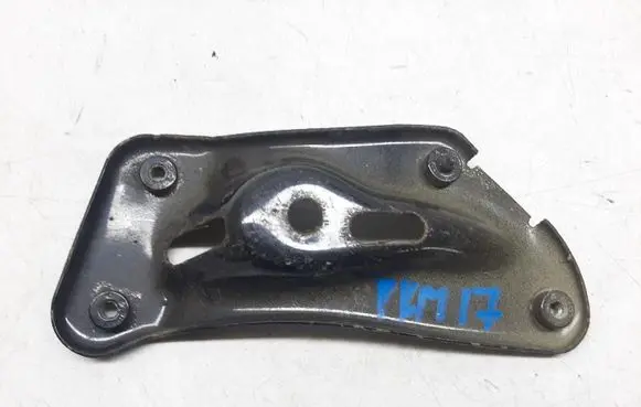 Skoda Octavia Mk2 (1Z) Fender mounting bracket 1Z0810680A