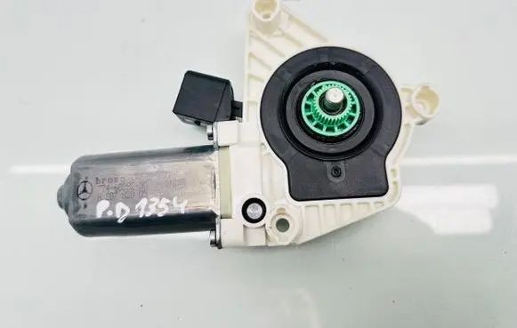 Mercedes-Benz CLS C218 X218 Front door window regulator motor A2078200542 7746028200 934532100