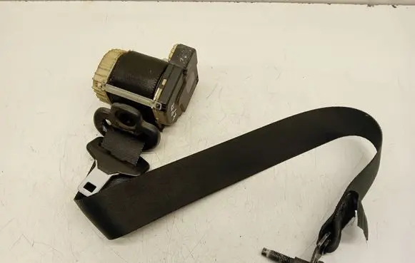 Ford Focus Front seatbelt 33040326