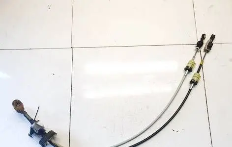 Opel Astra H Gear shift cable linkage 13110708