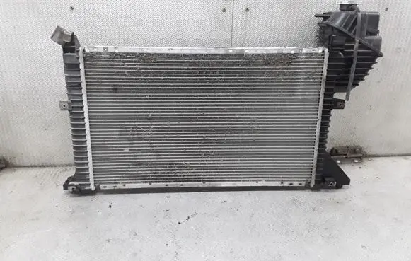 Mercedes-Benz Sprinter W901 W902 W903 W904 Coolant radiator