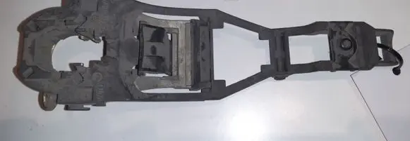 Skoda Octavia Mk1 (1U) Front door exterior handle/bracket 1U0837885