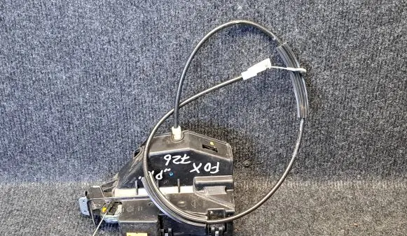 Volkswagen Fox Front door lock 5Z3837014B