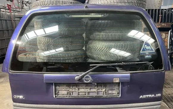 Opel Astra F Tailgate/trunk/boot lid 