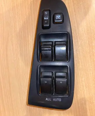 Toyota Avensis T250 Electric window control switch 54356022A