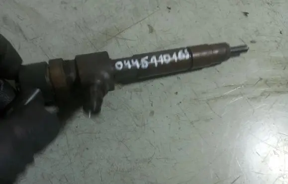 Opel Zafira B Fuel injector 0445110165