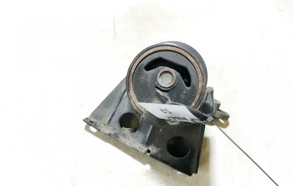 Nissan X-Trail T30 Engine mount bracket