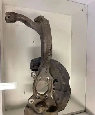 Audi A6 S6 C6 4F Front wheel hub spindle knuckle 4F0258